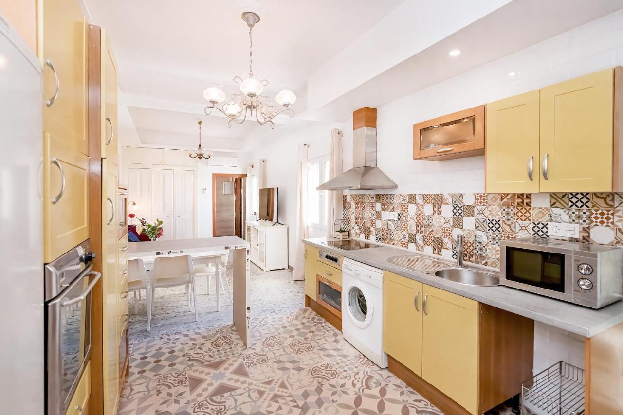 Marmoles 19, City Center Apartment Malaga Bagian luar foto